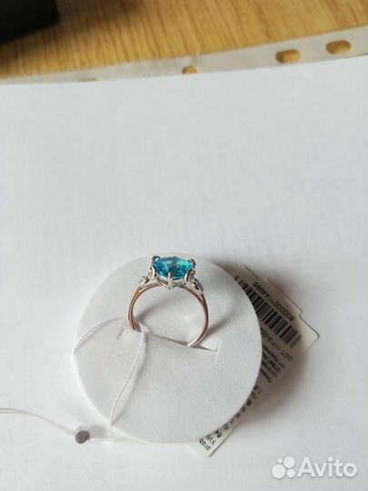 Серебряные серьги новые с бриллиантами
