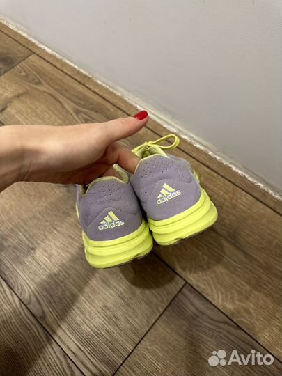 Кроссовки женские adidas