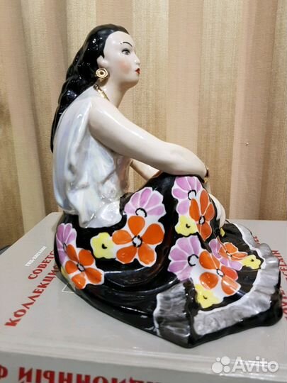 Фарфор СССР.Дулево.Отдыхающая цыганка