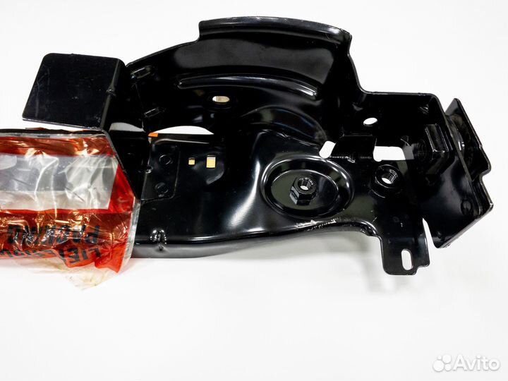 Кронштейн лонжерона правый 7213VR