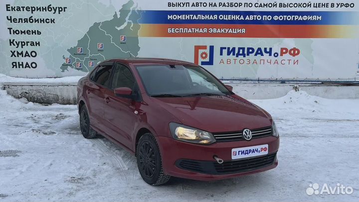 Стекло двери задней правой Volkswagen Polo Sedan