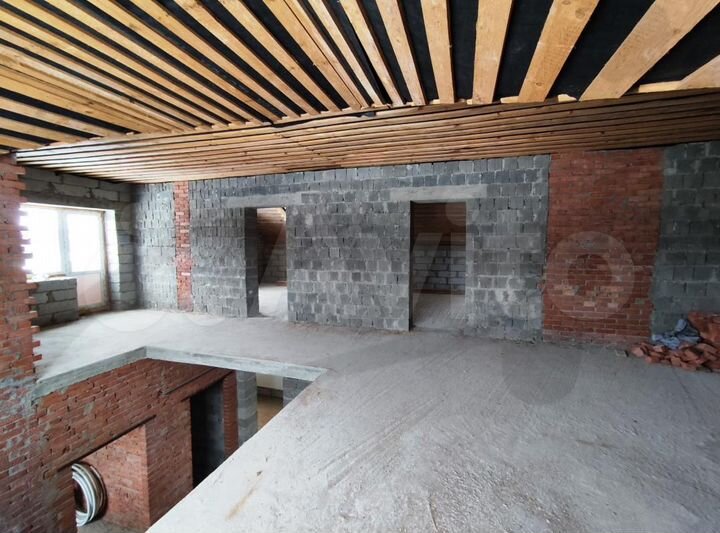 Дом 316,3 м² на участке 19,7 сот.