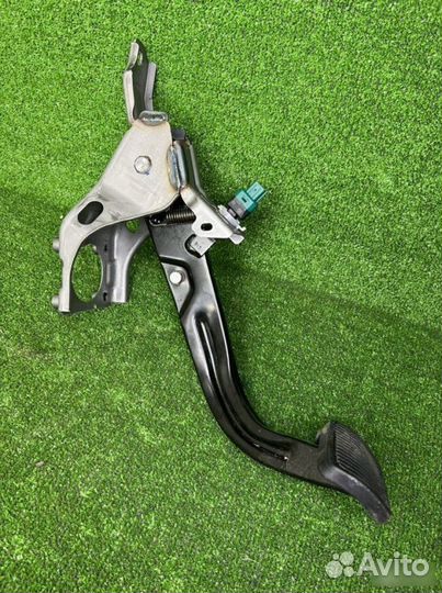 Педаль тормоза Kia K5 DL3 G4NA 2021