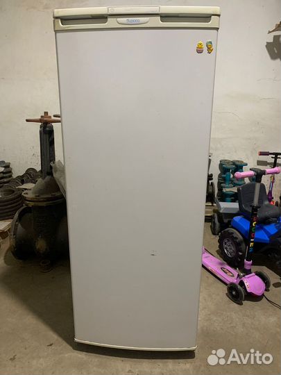 Холодильник Бирюса