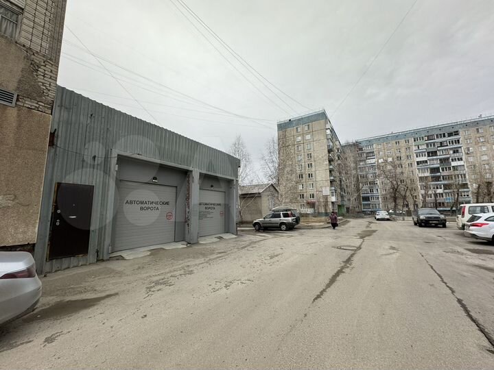 Торговое 107 м² в жилом массиве. Красная линия