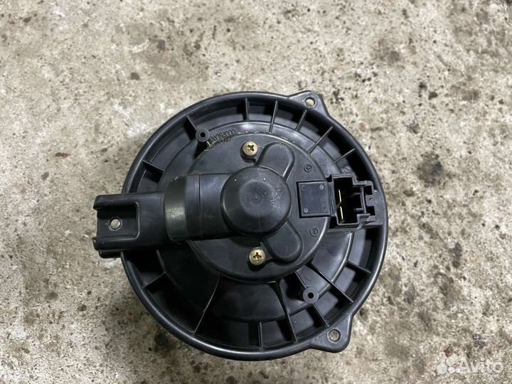 Моторчик печки Mitsubishi galant 8