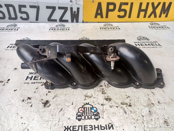 Впускной коллектор нижняя часть Volkswagen Golf 4