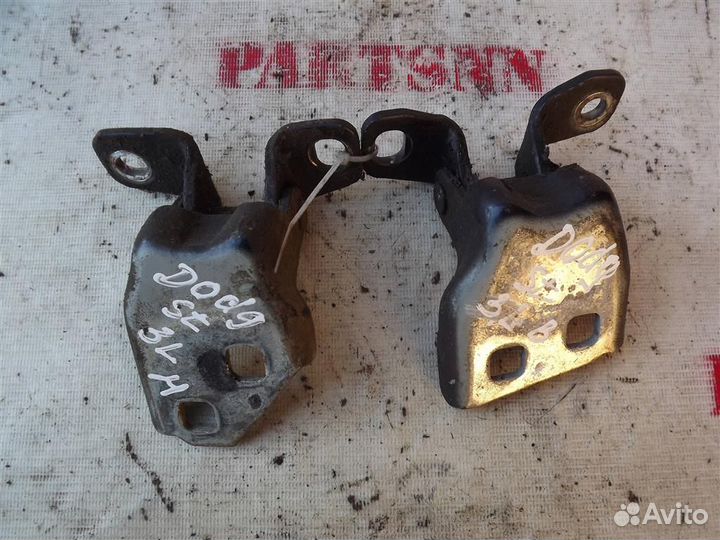 Петля двери задней левой Додж Стратус