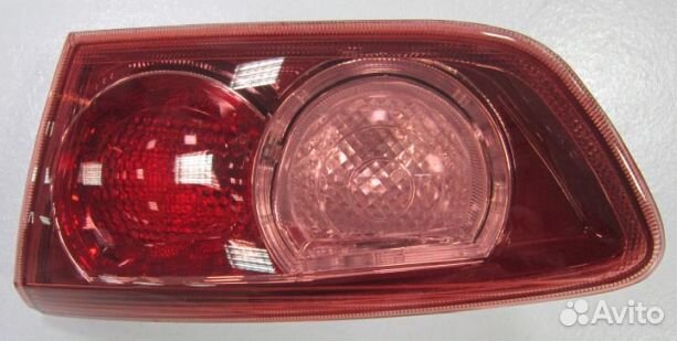 Фонарь задний внутренний mitsubishi lancer '07