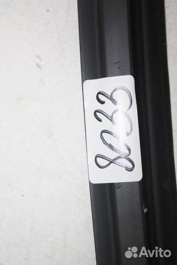 Уплотнитель стекла двери задней правой Peugeot-C