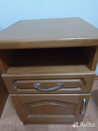 Тумба прикроватная массив