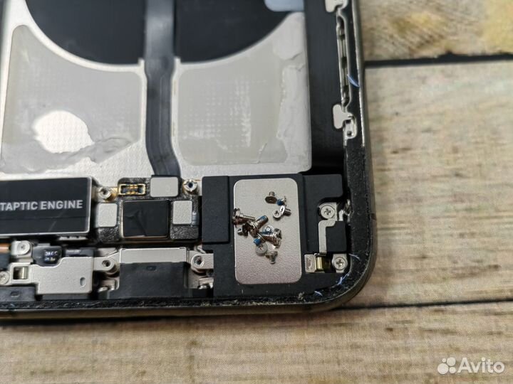 Корпус, шлейф и аккумулятор iPhone 11 pro