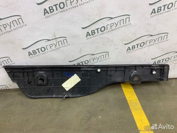 Обшивка багажника левая Land Rover Range Rover