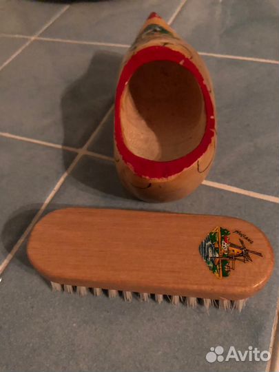 Сувенир щётка одежная из Голландии