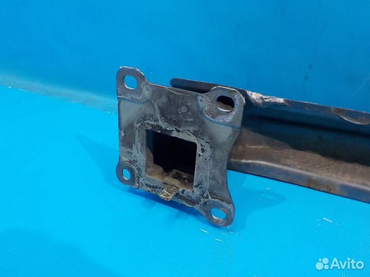 Усилитель заднего бампера skoda Yeti 2009-2018