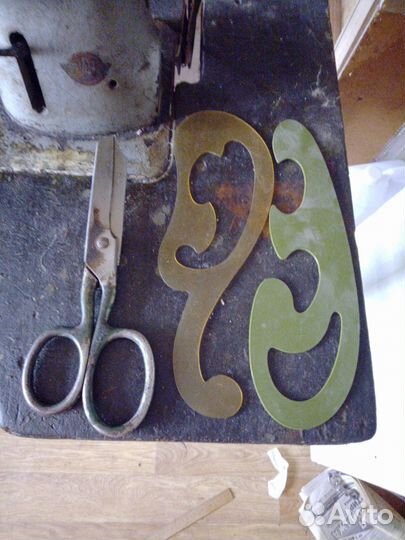 Швейная машинка 22 го класса со столом СССР