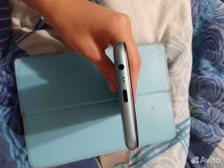 Телефон realme c21