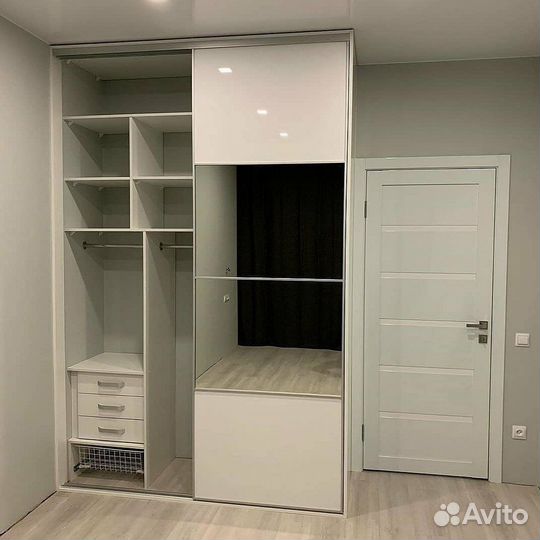 Шкаф распашной