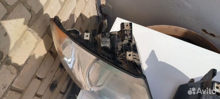 Фары Chrysler Voyager 3/dodge caravan