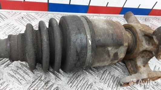 Привод передний правый honda civic 8 (YBE02N101)