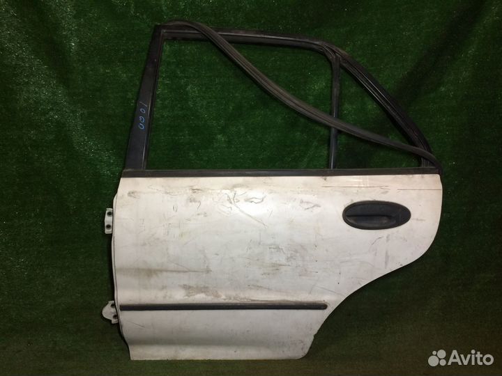 Дверь задняя левая Mitsubishi Lancer CB CD Белая в