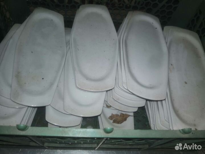 Столовая посуда и приборы для кафе