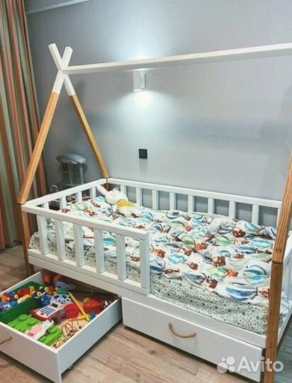 Кроватка домик