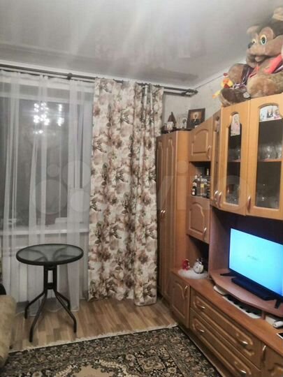 Комната 18 м² в 5-к., 3/5 эт.