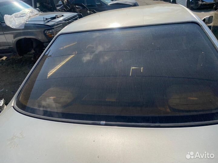 Заднее ветровое стекло Mitsubishi Diamanté 1