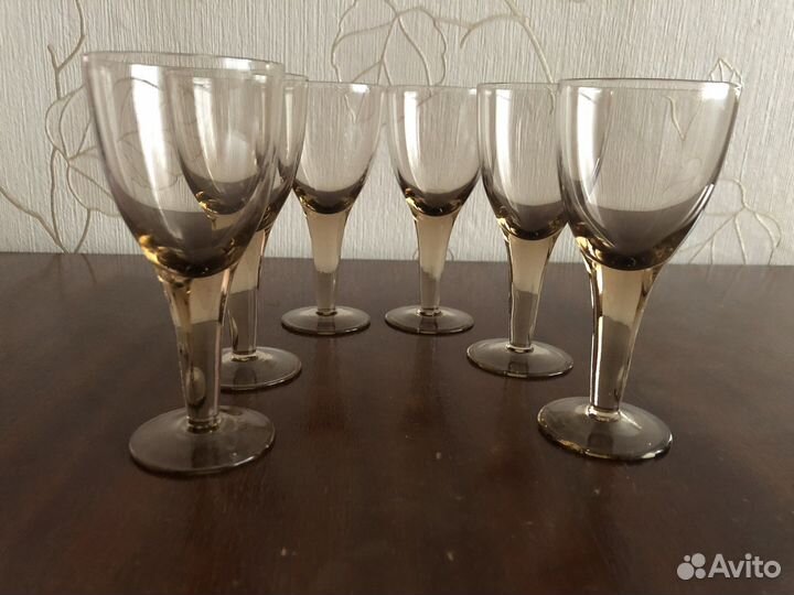 Стаканы, фужеры, рюмки