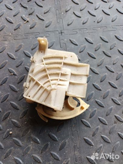 Сервопривод заслонки печки Volkswagen Passat 3B3