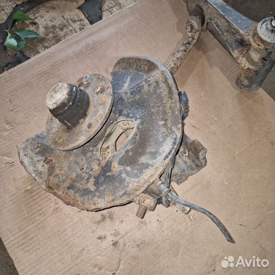 Поворотный кулак mercedes w202 левый правый