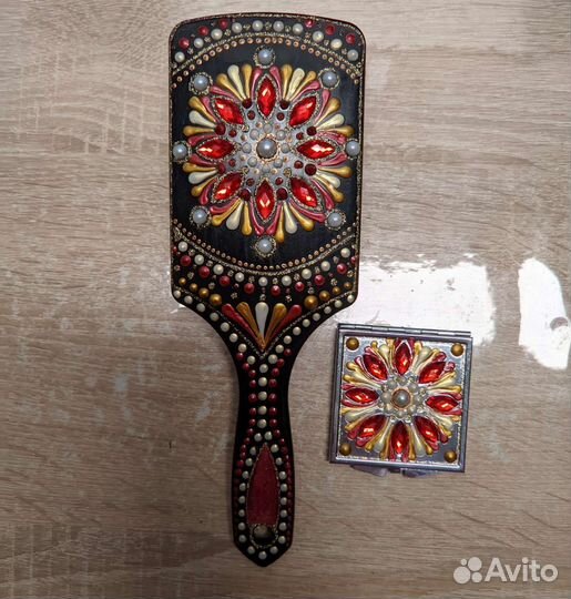 Комплект щётка для волос и зеркало красное