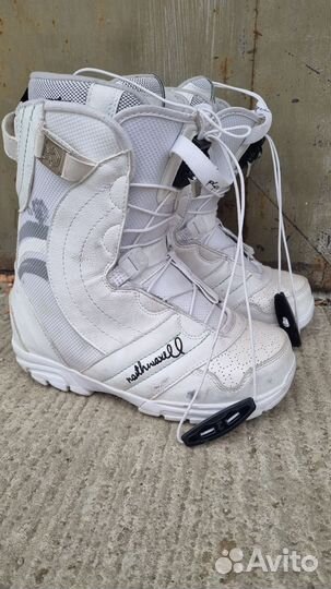 Продам сноуборд женский