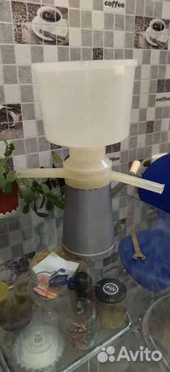 Сепаратор для молока ручной Плава-2