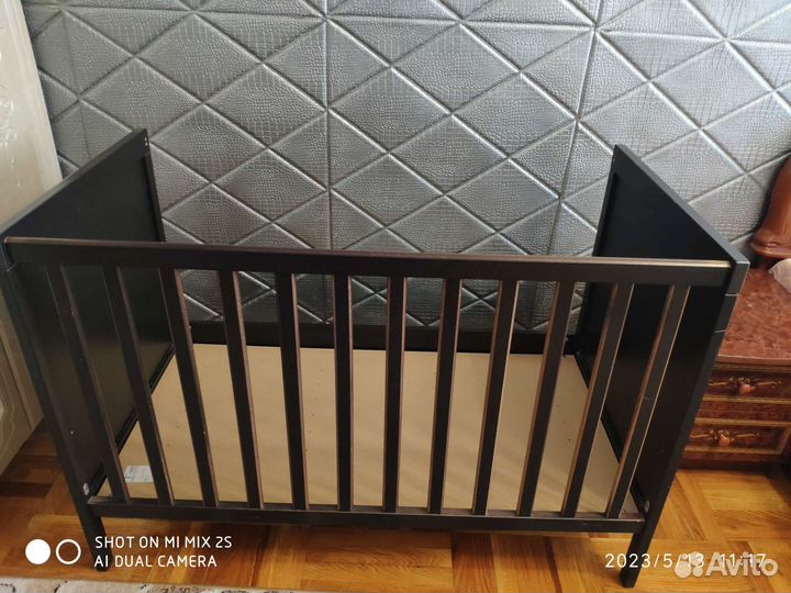 Детская кровать размер длина125, ширина 67
