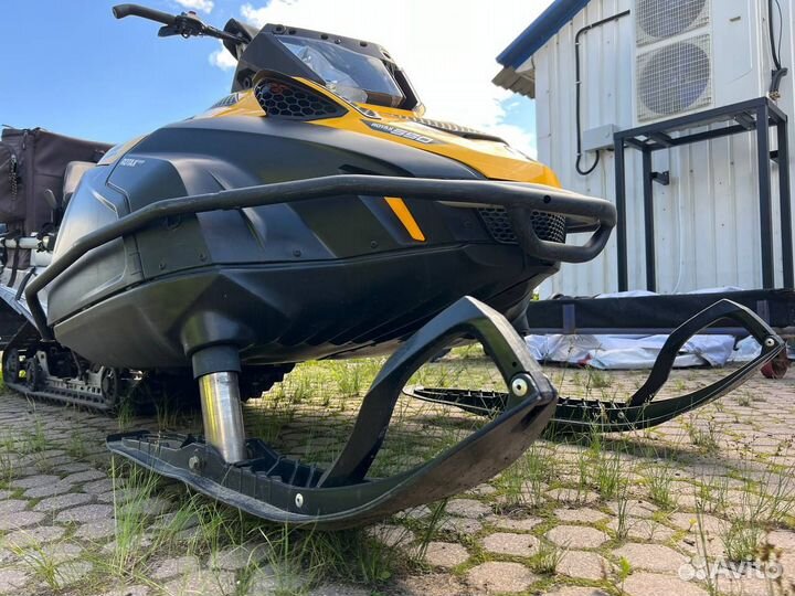 Снегоход BRP Ski-Doo Tundra WT 550