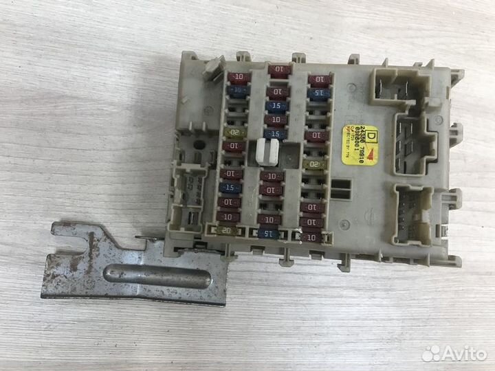 Блок предохранителей Nissan Sunny B15 с1998-2005г