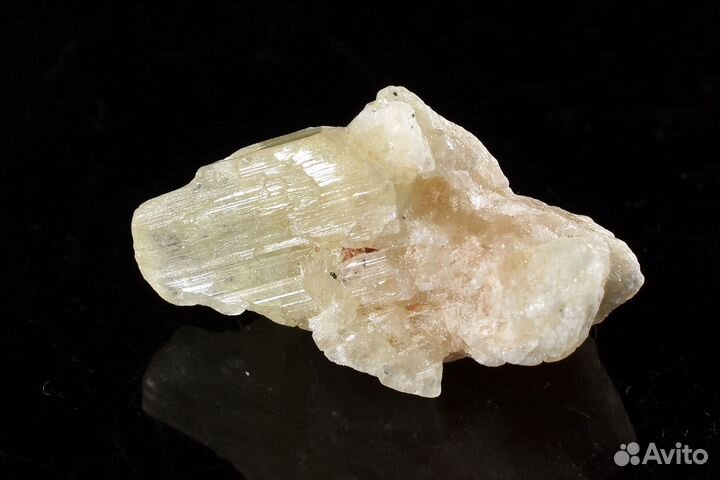 Бразилианит. Лот №500