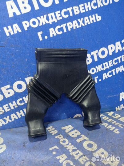 Воздуховод Ford Focus 2 седан 2004