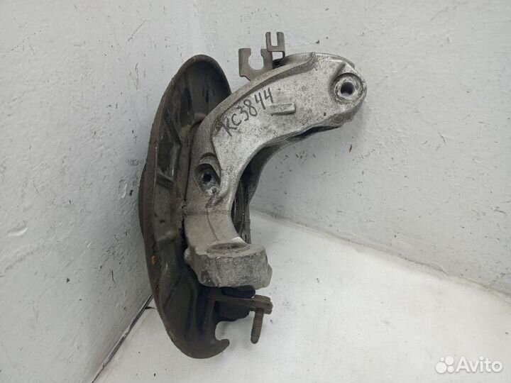 Кулак поворотный volkswagen passat CC Передний левый