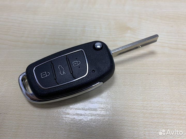 Ключ Hyundai Solaris 2013 - 2016 год