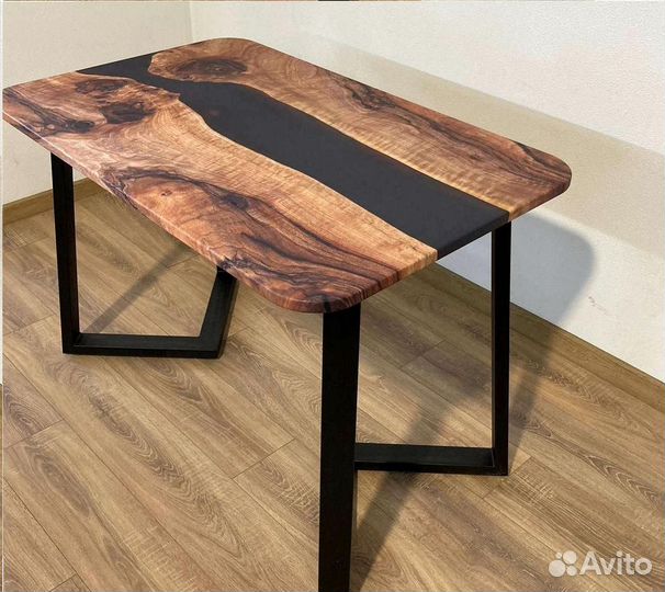 Компьютерный стол 'Human Change'