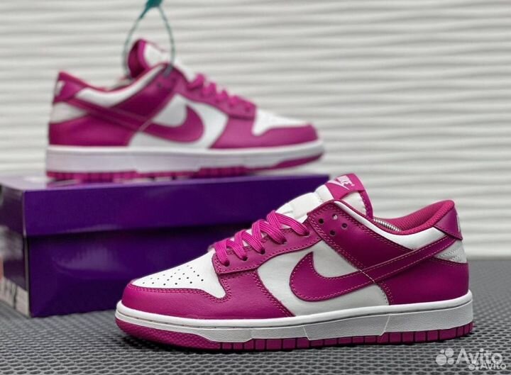 Nike SB Dunk Low Фуксия