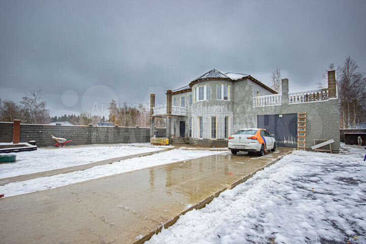 Дом 260 м² на участке 7 сот.