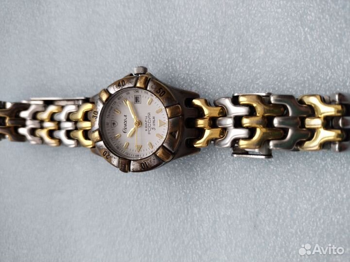 Часы наручные женские СССР водонепроницаемые