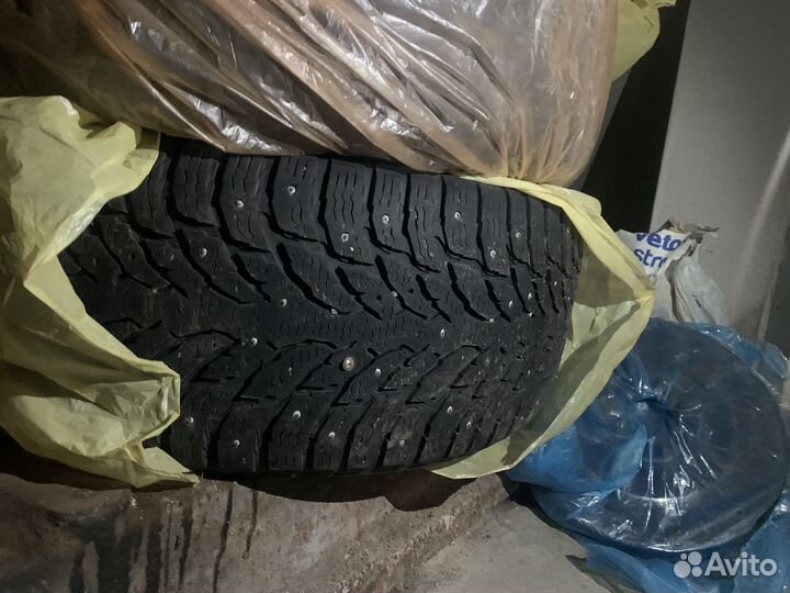 Nokian Tyres Hakkapeliitta 9 SUV 275/50 R20