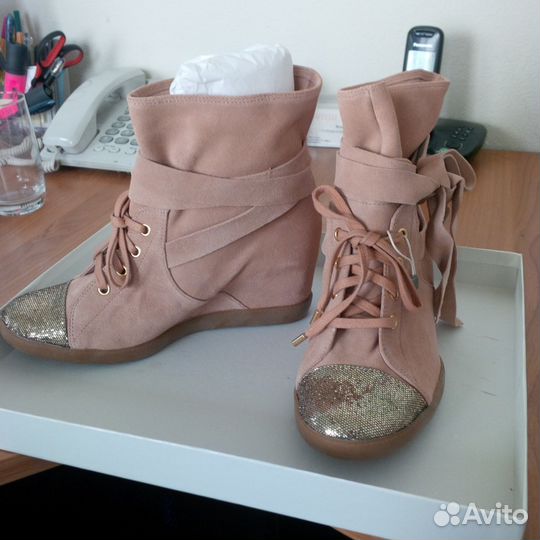 Кеды-Сникерсы на танкетке