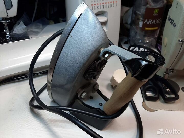 Утюг тяжёлый для ателье