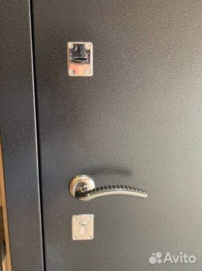 Входная дверь